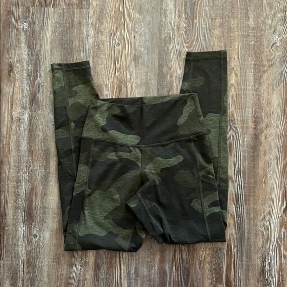 Offline by Aerie Green Camo Real Me High Waisted Crossover Legging - Picture 5 of 6
